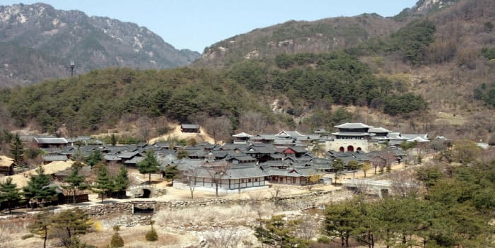 The Mungyeong Saejae Open Set, a famous filming location for Korean historical dramas and the 2026 movie The King's Warden.